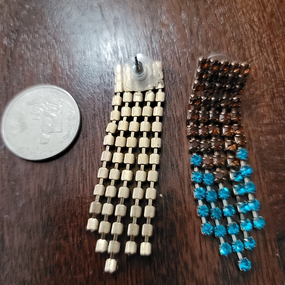 Vtg. Earrings - Picture 3 of 4